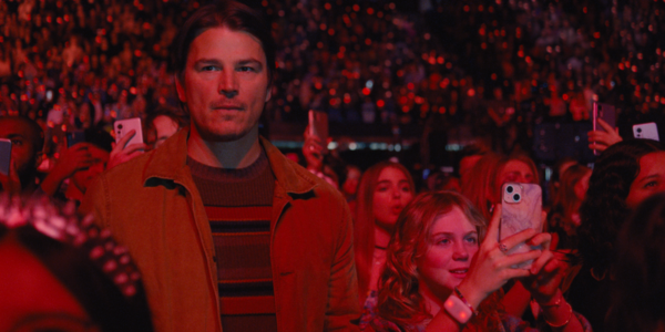 Josh Hartnett and Ariel Donoghue in Trap