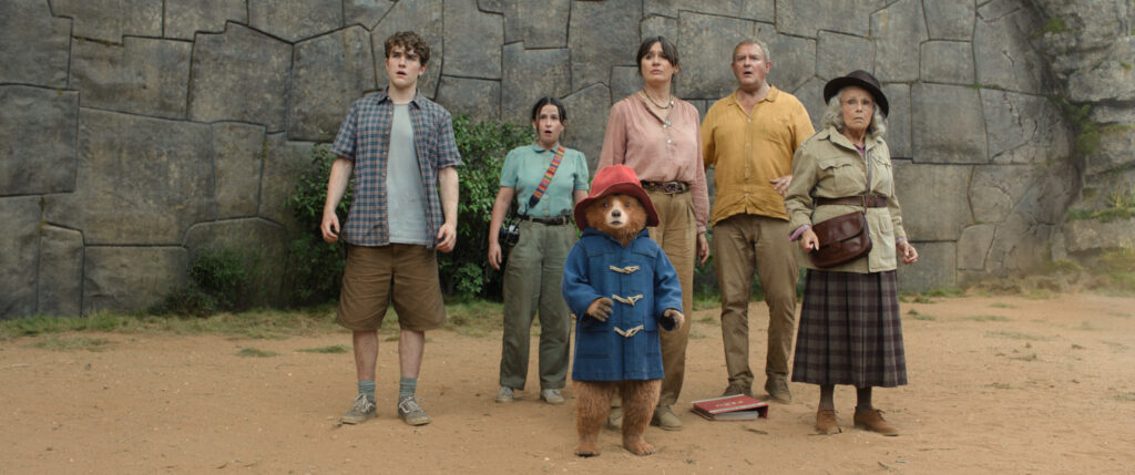 amuel Joslin, Madeleine Harris, Paddington, Emily Mortimer, Hugh Bonneville, and Julie Walters in PADDINGTON IN PERU