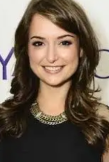 Milana Vayntrub as Olesya Ilyukhina
