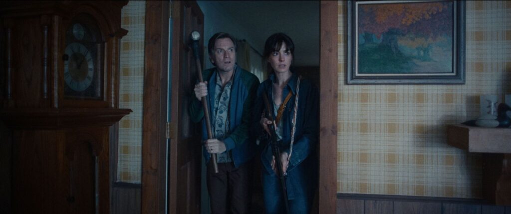 End of Oak Street - Ewan McGregor Anne Hathaway